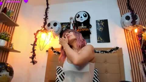 Aleszia online show from 10/18/25, 07:25