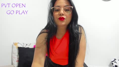 Alejandra online show from 01/25/25, 07:39