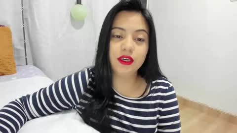 Alejandra online show from 02/11/25, 02:35