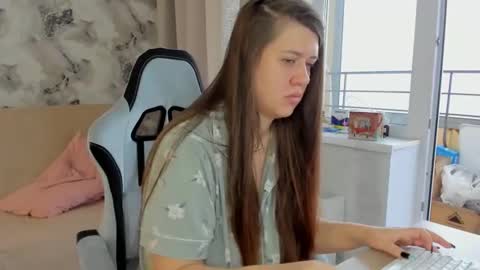 Aletta Oushen online show from 10/09/25, 11:08