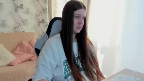 Aletta Oushen online show from 10/20/25, 10:05