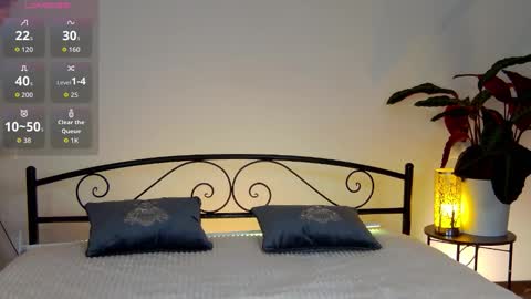 Snapshot of alettabellini chatting on 09/15/25, 08:09 Emi online show from 09/15/25, 08:09