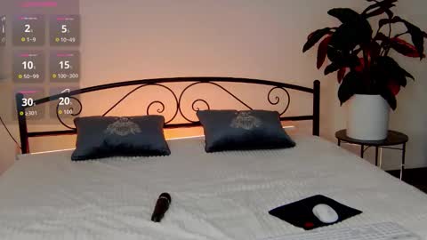 Snapshot of alettabellini chatting on 09/26/25, 08:13 Emi online show from 09/26/25, 08:13