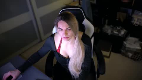 Leyla Leg online show from 04/06/26, 07:26