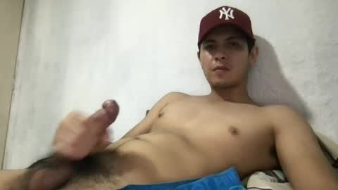 Snapshot of alex20mndz chatting on 06/26/26, 01:21 alex20mndz online show from 06/26/26, 01:21