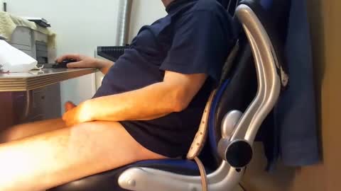 Snapshot of alex47100 chatting on 02/24/25, 03:31 alex47100 online show from 02/24/25, 03:31