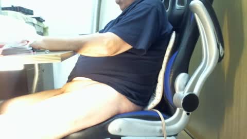 Snapshot of alex47100 chatting on 02/28/25, 02:31 alex47100 online show from 02/28/25, 02:31