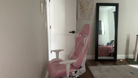 alex  online show from 10/26/25, 07:20