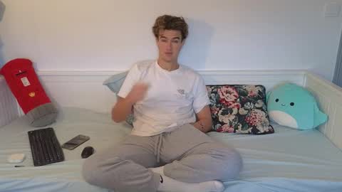 Alex83530 online show from 12/16/25, 08:30