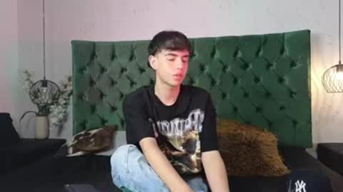 alex online show from 09/27/25, 01:05