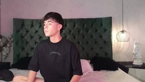 alex online show from 10/10/25, 01:43