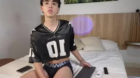 alex online show from 10/19/25, 03:45