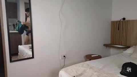 alex online show from 10/20/25, 01:33