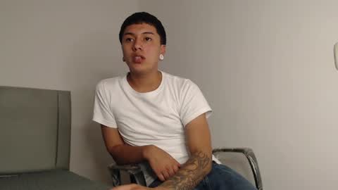 Snapshot of alex__lover chatting on 03/31/26, 03:30 Owen online show from 03/31/26, 03:30