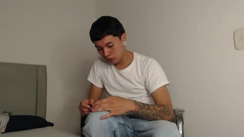 Snapshot of alex__lover chatting on 04/09/26, 03:39 Owen online show from 04/09/26, 03:39