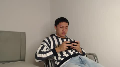 Snapshot of alex__lover chatting on 05/15/26, 06:20 Owen online show from 05/15/26, 06:20