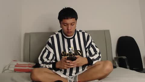 Snapshot of alex__lover chatting on 05/26/26, 06:48 Owen online show from 05/26/26, 06:48