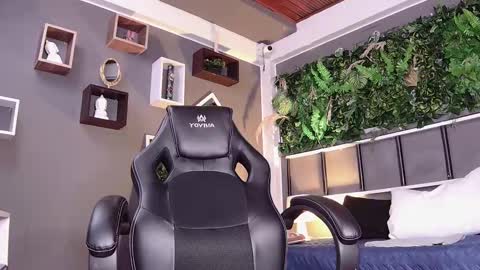 Snapshot of alex__montesco chatting on 03/04/25, 12:01 Alex online show from 03/04/25, 12:01