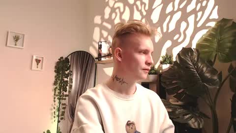 Snapshot of alex__sweet chatting on 04/25/26, 07:11 your Alex online show from 04/25/26, 07:11