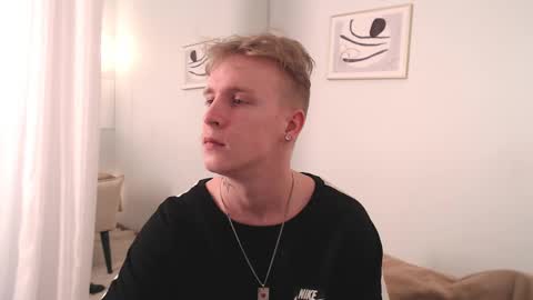 Snapshot of alex__sweet chatting on 05/17/26, 04:54 your Alex online show from 05/17/26, 04:54