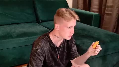 Snapshot of alex__sweet chatting on 06/12/26, 12:15 your Alex online show from 06/12/26, 12:15