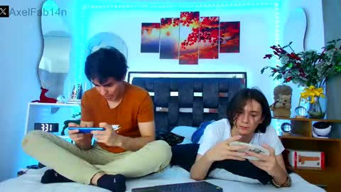 Snapshot of alex_and_fabian chatting on 01/14/25, 09:51 sneider online show from 01/14/25, 09:51