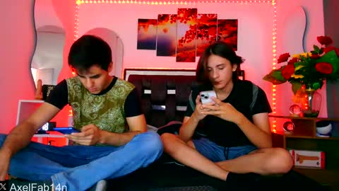 Snapshot of alex_and_fabian chatting on 01/31/25, 06:36 sneider online show from 01/31/25, 06:36