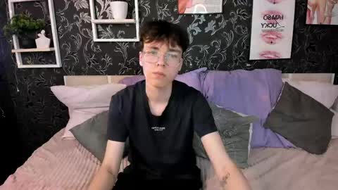 Snapshot of alex_bigls chatting on 05/22/26, 02:12 alex_bigls online show from 05/22/26, 02:12