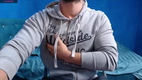 Alex online show from 10/08/25, 10:35