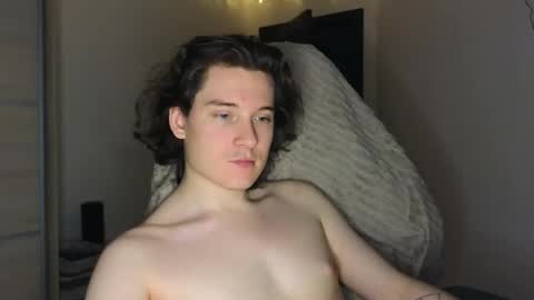 Snapshot of alex_candy_pump chatting on 12/03/25, 12:18 FAVORITE online show from 12/03/25, 12:18