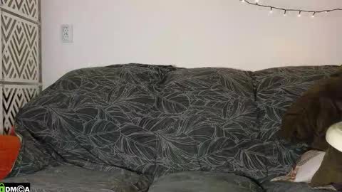 Snapshot of alex_candy_pump chatting on 12/17/25, 03:29 FAVORITE online show from 12/17/25, 03:29