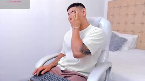 Snapshot of alex_cute77 chatting on 01/07/26, 12:51 alex online show from 01/07/26, 12:51