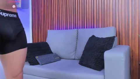 Snapshot of alex_cute77 chatting on 03/27/26, 04:29 alex online show from 03/27/26, 04:29