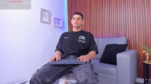 Snapshot of alex_cute77 chatting on 03/28/26, 12:49 alex online show from 03/28/26, 12:49