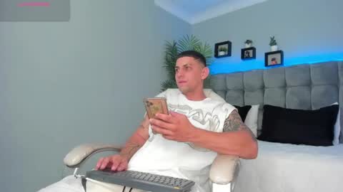 Snapshot of alex_cute77 chatting on 04/13/26, 12:10 alex online show from 04/13/26, 12:10