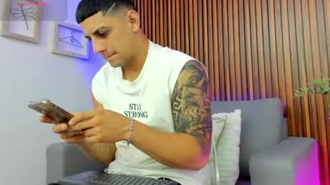 alex online show from 05/11/26, 11:49