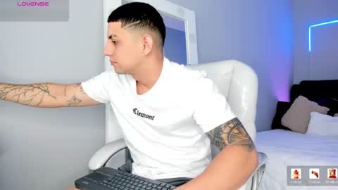 Snapshot of alex_cute77 chatting on 07/02/26, 12:44 alex online show from 07/02/26, 12:44