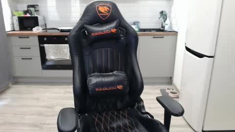 Snapshot of alex_gotcha chatting on 02/18/25, 09:32 Alex online show from 02/18/25, 09:32