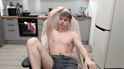 Snapshot of alex_gotcha chatting on 11/09/25, 10:08 Alex online show from 11/09/25, 10:08