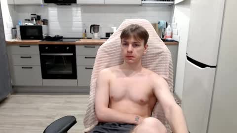 Snapshot of alex_gotcha chatting on 11/12/25, 02:01 Alex online show from 11/12/25, 02:01