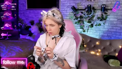 Snapshot of alex_howell chatting on 01/11/25, 08:43 alex_howell online show from 01/11/25, 08:43