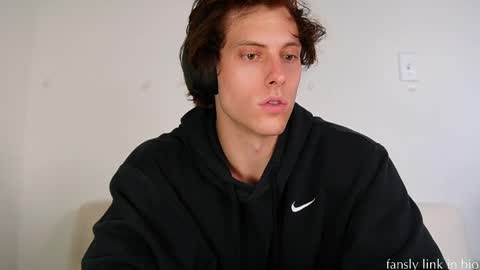 Snapshot of alex_islive chatting on 04/01/26, 10:29 Alex Stone online show from 04/01/26, 10:29