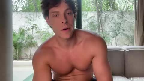 Snapshot of alex_islive chatting on 06/01/26, 10:11 Alex Stone online show from 06/01/26, 10:11