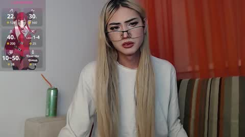 CorneliaLia inst  online show from 10/02/25, 07:43