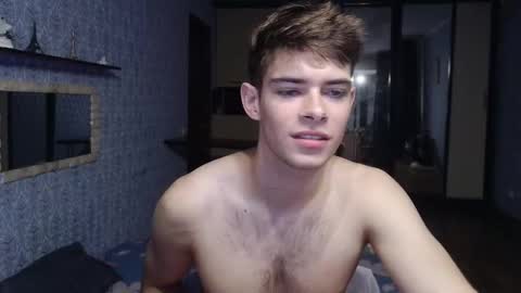 Snapshot of alex_man_01 chatting on 09/22/25, 10:12 Alex online show from 09/22/25, 10:12