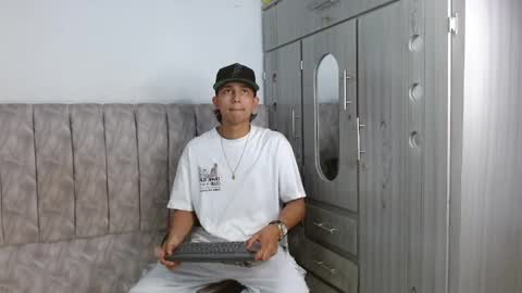 Snapshot of alex_martin47 chatting on 04/04/26, 10:07 alex online show from 04/04/26, 10:07