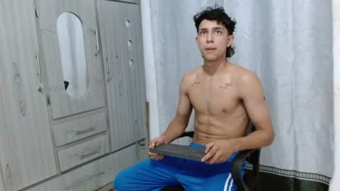 Snapshot of alex_martin47 chatting on 06/30/26, 12:33 alex online show from 06/30/26, 12:33
