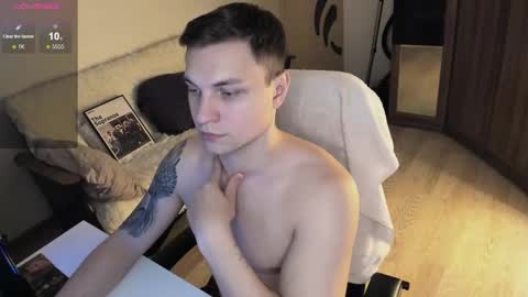 Snapshot of alex_milson chatting on 10/02/25, 04:52 alex_milson online show from 10/02/25, 04:52