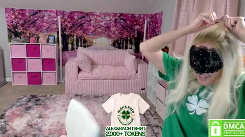 Snapshot of alex_nextdoor chatting on 03/17/26, 01:21 Alex online show from 03/17/26, 01:21