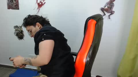 Snapshot of alex_parker07 chatting on 12/15/24, 10:37 Alex Parker online show from 12/15/24, 10:37